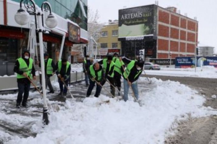 Erzincan Belediyesinden Karla Mücadele Çalışması